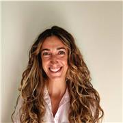 ¡Hola! Mi nombre es Ziortza y soy hablante nativa de español, acreditada oficialmente por el Instituto Cervantes.